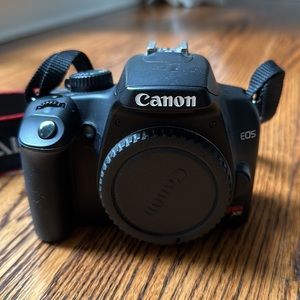 CANON EOS Rebel XS camera 📷